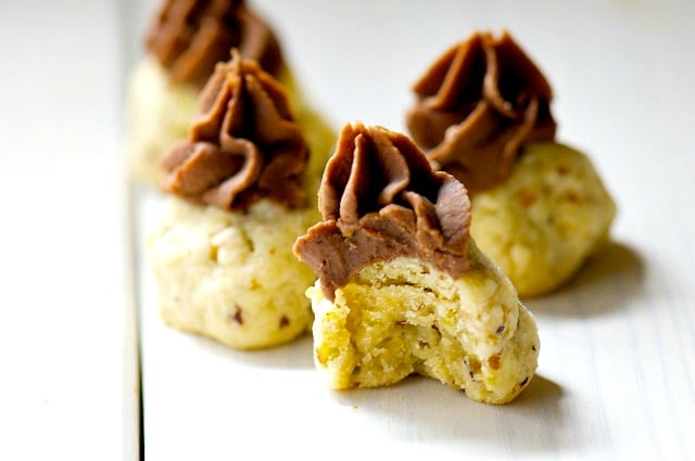 Mexican Wedding Cakes meet Chocolate Frosting in Marly's latest post.