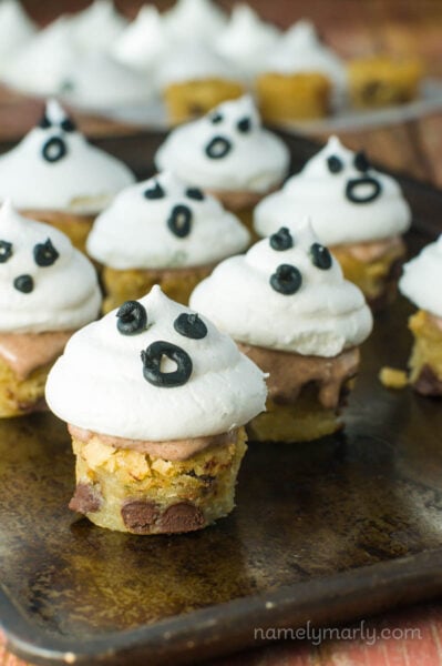 Vegan Meringue Ghosts Blondie Bites make such a fun and delicious way to celebrate the Halloween holidays with friends, family, and kids!