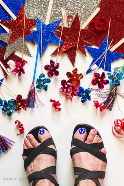 Learn my simple trick to make this DIY Stars and Stripes Nail Art. It's super easy and so festive - just in time for the Fourth of July holiday season!