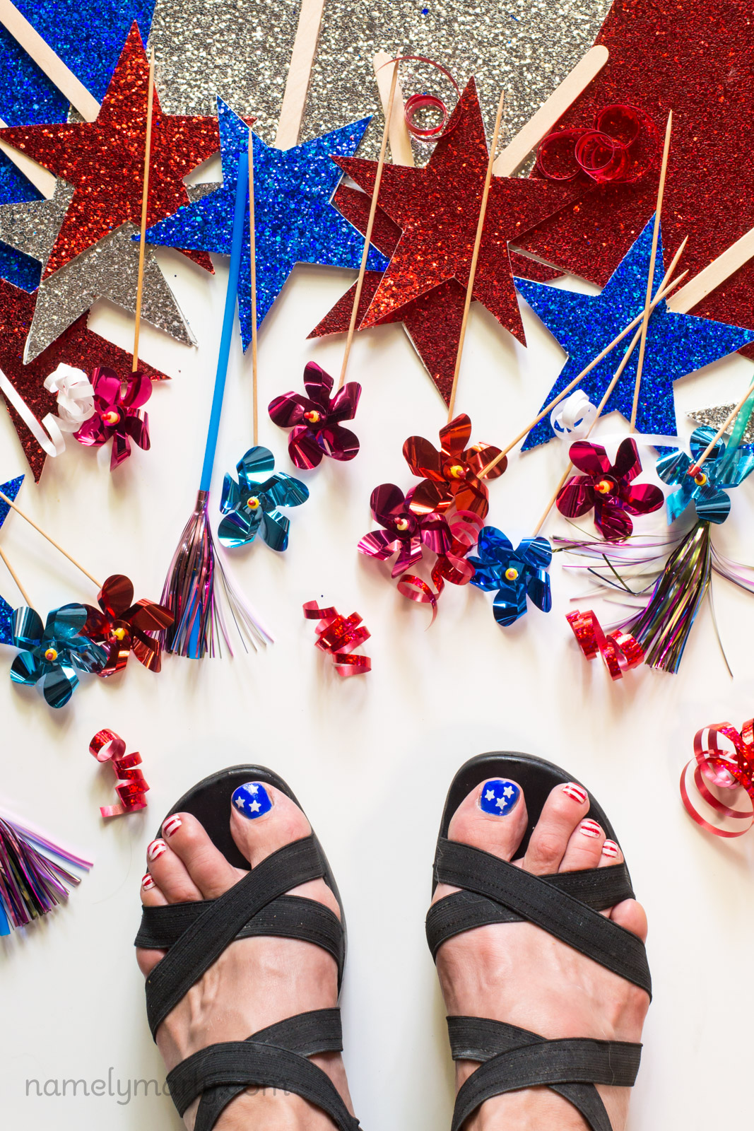 Learn my simple trick to make this DIY Stars and Stripes Nail Art. It's super easy and so festive - just in time for the Fourth of July holiday season!